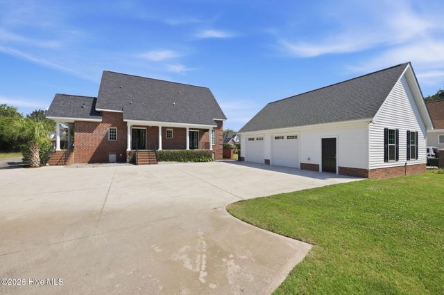 3295 Daniel Drive, Farmville, NC 27828
