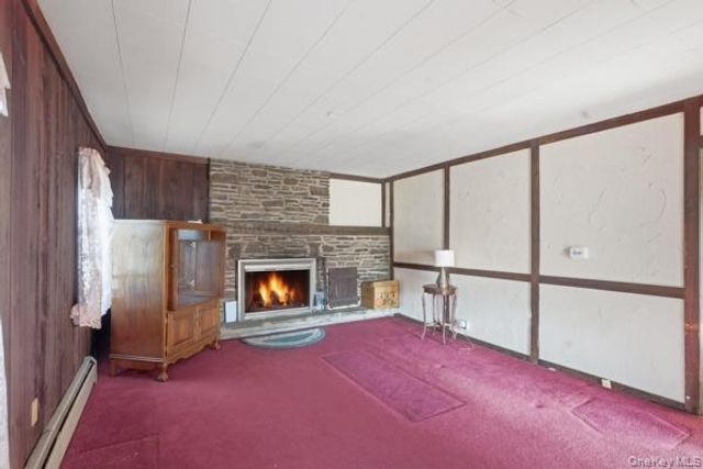 32 Heinsman Lane, Wallkill, NY 12589