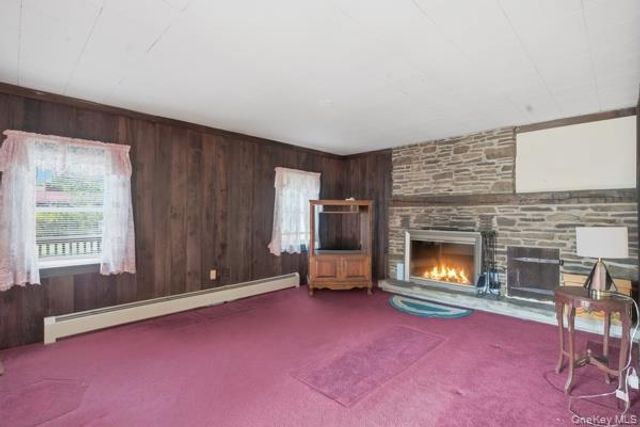 32 Heinsman Lane, Wallkill, NY 12589
