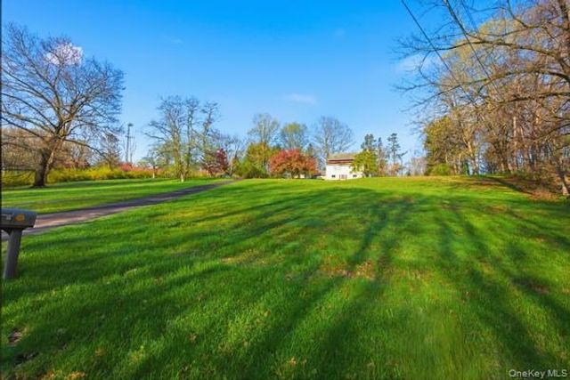 32 Heinsman Lane, Wallkill, NY 12589