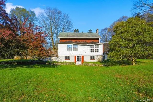 32 Heinsman Lane, Wallkill, NY 12589