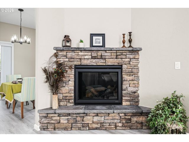 6023 MONDAVI Ln, Eugene, OR 97402