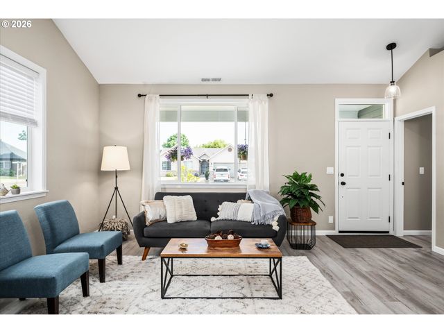 6023 MONDAVI Ln, Eugene, OR 97402