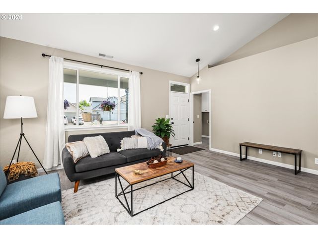 6023 MONDAVI Ln, Eugene, OR 97402