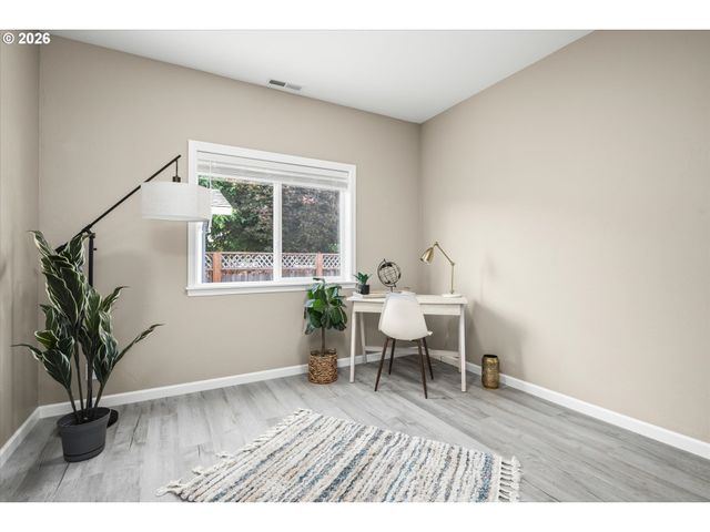 6023 MONDAVI Ln, Eugene, OR 97402