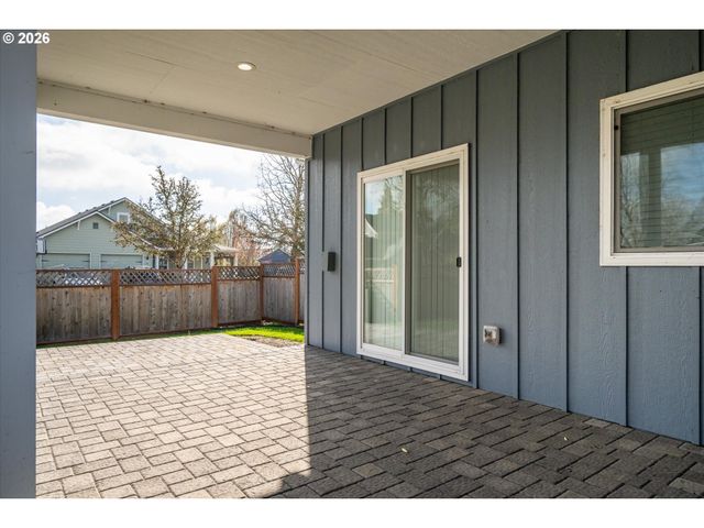 6023 MONDAVI Ln, Eugene, OR 97402