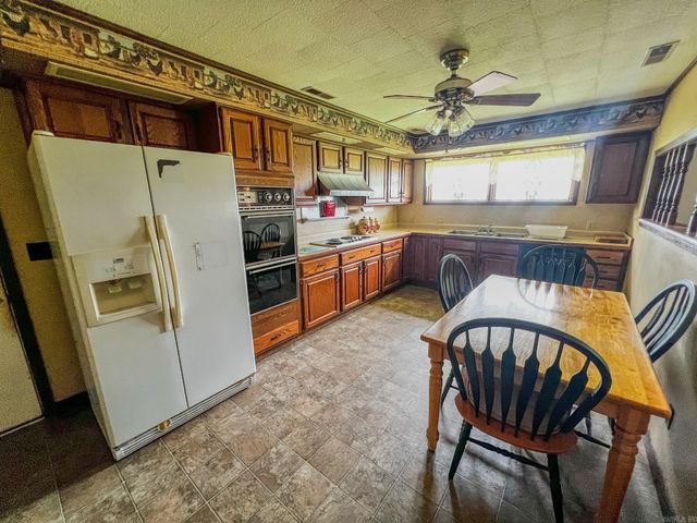 560 E State Street, Caraway, AR 72419