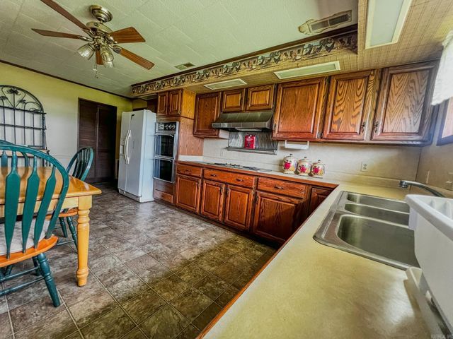 560 E State Street, Caraway, AR 72419