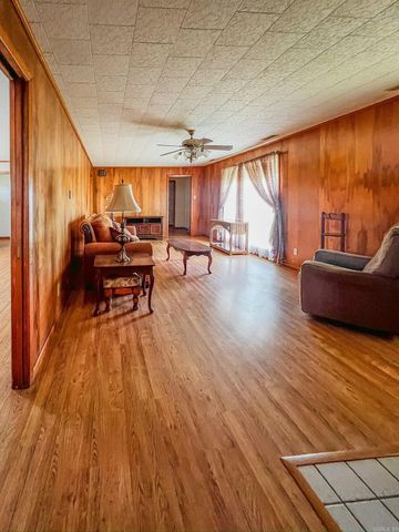 560 E State Street, Caraway, AR 72419