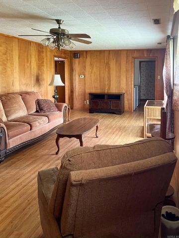 560 E State Street, Caraway, AR 72419