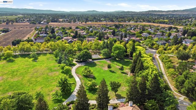 2491 Decker Ln, Livermore, CA 94550