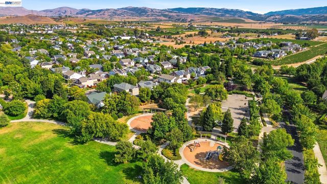 2491 Decker Ln, Livermore, CA 94550