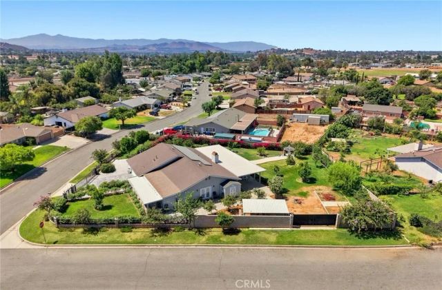 8326 Saddle Creek Drive, Jurupa Valley, CA 92509