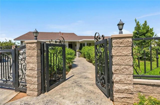 8326 Saddle Creek Drive, Jurupa Valley, CA 92509
