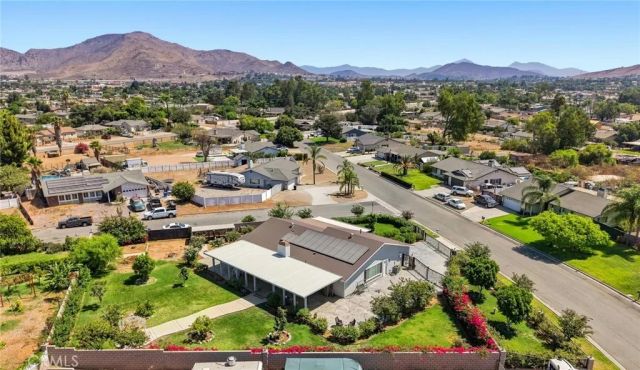 8326 Saddle Creek Drive, Jurupa Valley, CA 92509
