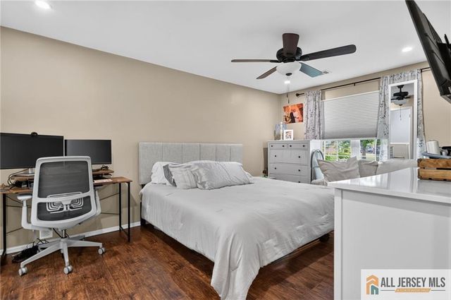 1914 Bayhead Drive 1914, Parlin, NJ 08859