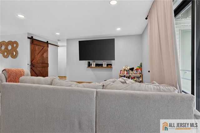 1914 Bayhead Drive 1914, Parlin, NJ 08859