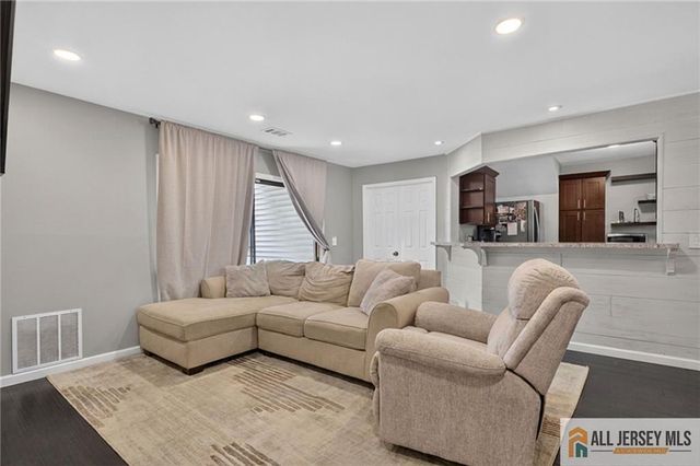 1914 Bayhead Drive 1914, Parlin, NJ 08859