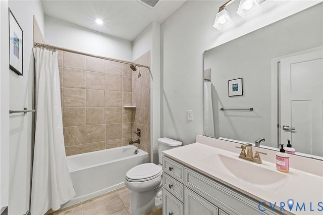 6231 Sheehan Xing, Moseley, VA 23120