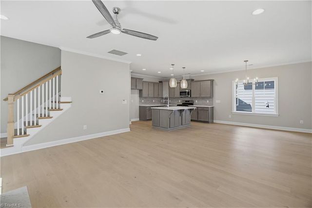 1639 Cross Village Avenue, Kernersville, NC 28284