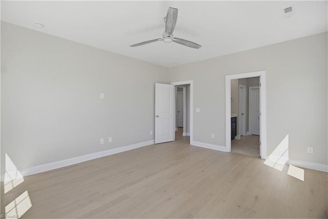 1639 Cross Village Avenue, Kernersville, NC 28284