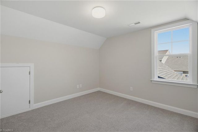 1639 Cross Village Avenue, Kernersville, NC 28284