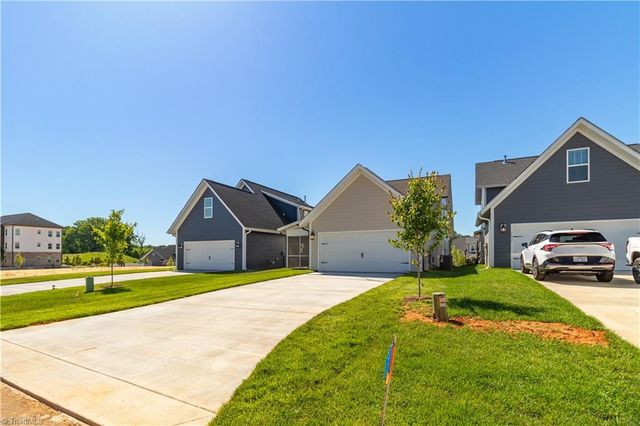 1639 Cross Village Avenue, Kernersville, NC 28284