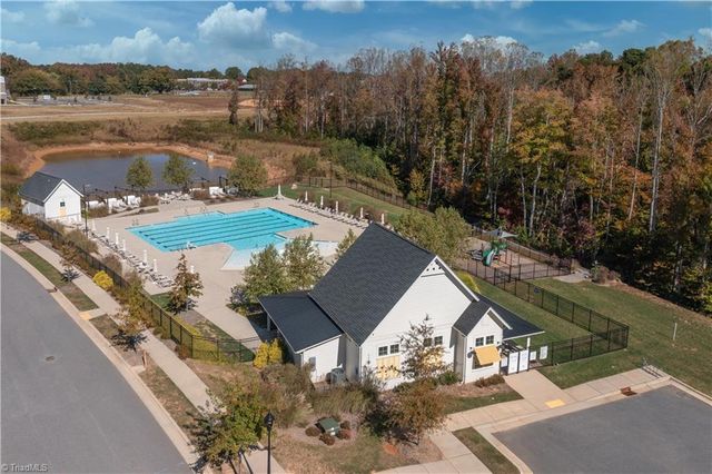 1639 Cross Village Avenue, Kernersville, NC 28284