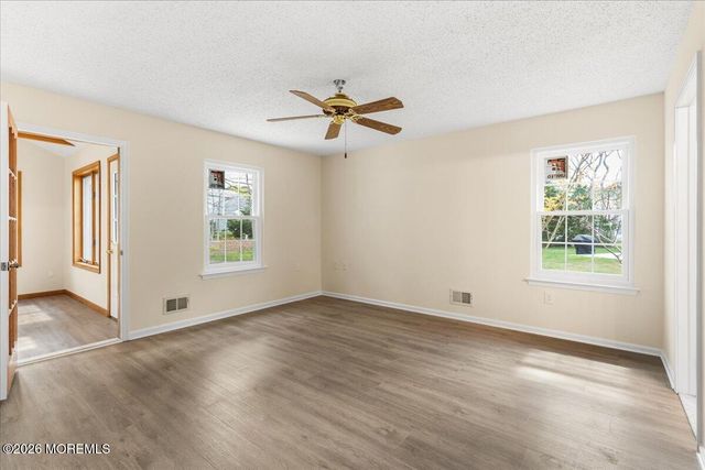 14 Bellwood Court, Barnegat, NJ 08005