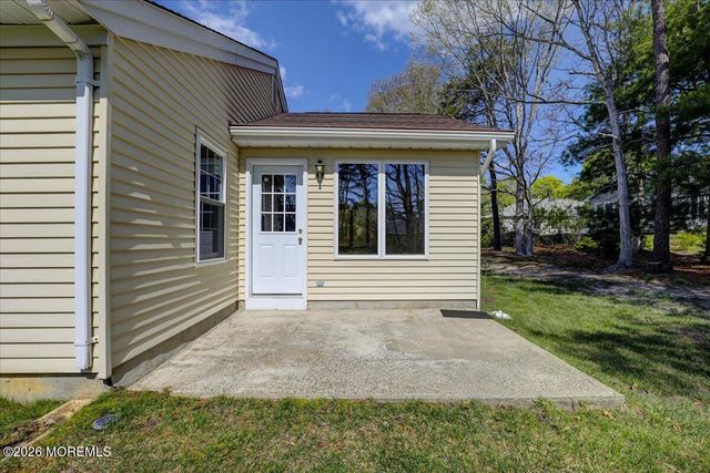 14 Bellwood Court, Barnegat, NJ 08005