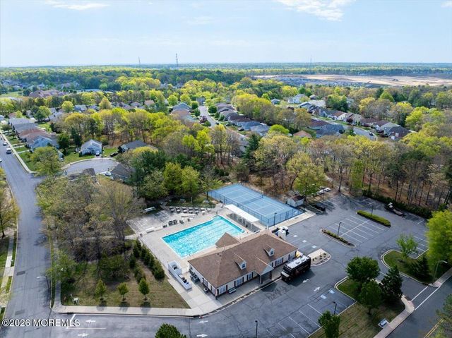 14 Bellwood Court, Barnegat, NJ 08005