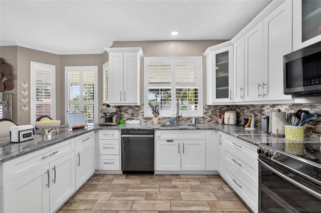 11405 VILLAGE BROOK DRIVE, Riverview, FL 33579