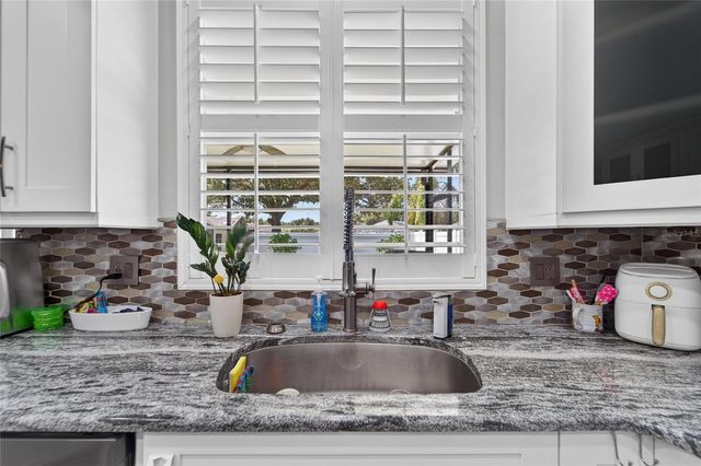 11405 VILLAGE BROOK DRIVE, Riverview, FL 33579