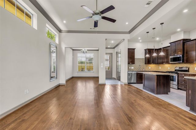 1535 Woodbend Park W, Houston, TX 77055