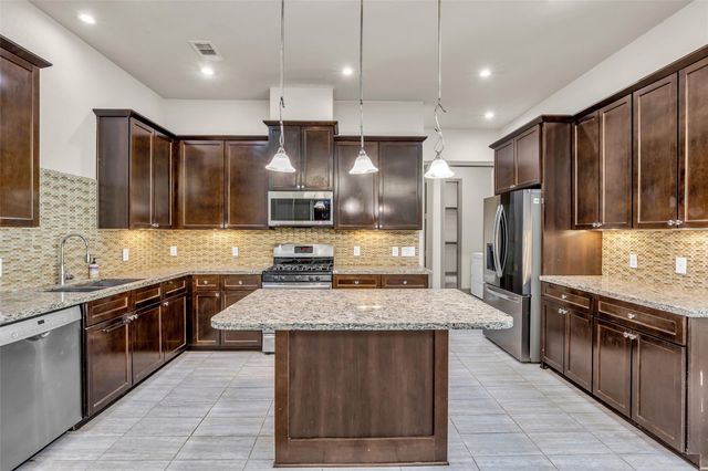 1535 Woodbend Park W, Houston, TX 77055