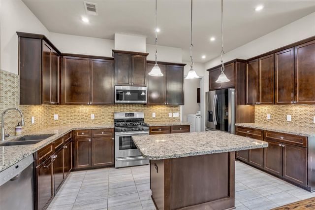 1535 Woodbend Park W, Houston, TX 77055