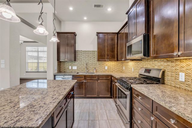 1535 Woodbend Park W, Houston, TX 77055