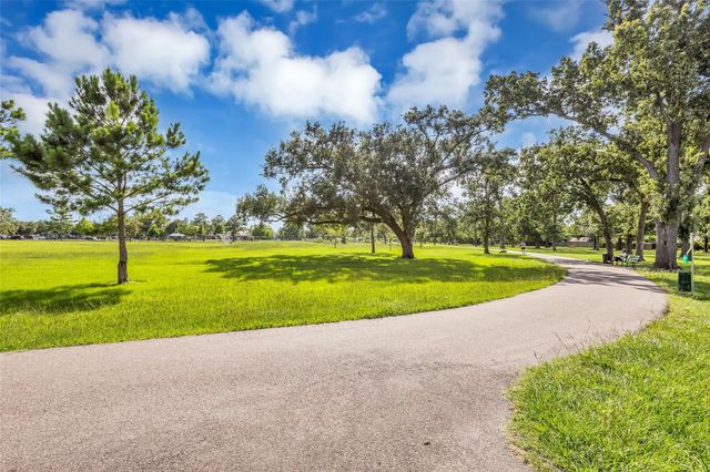 1535 Woodbend Park W, Houston, TX 77055