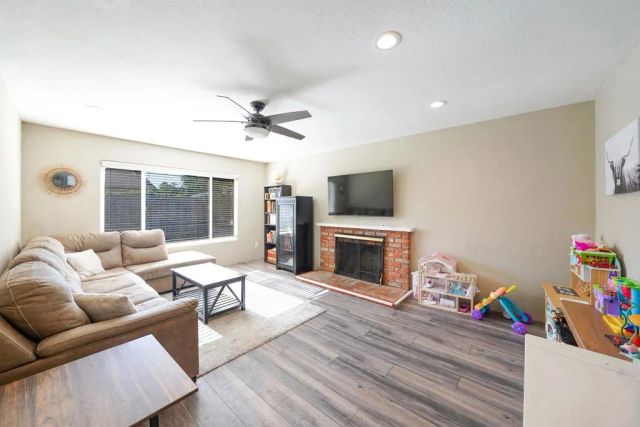 1643 Oak Hill Drive, Escondido, CA 92027