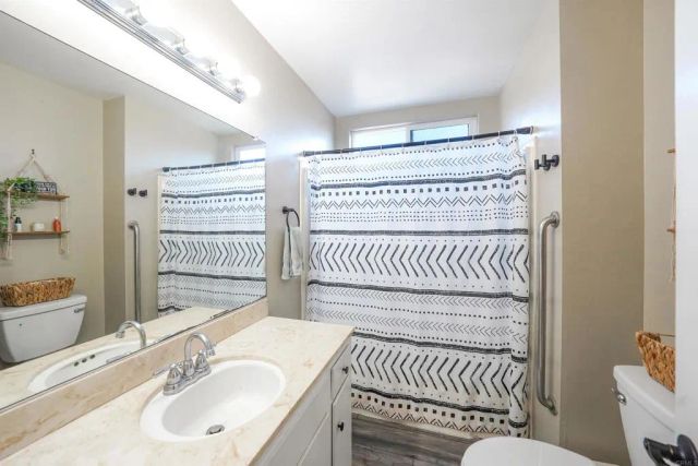 1643 Oak Hill Drive, Escondido, CA 92027