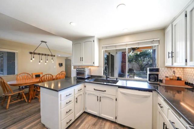 1643 Oak Hill Drive, Escondido, CA 92027