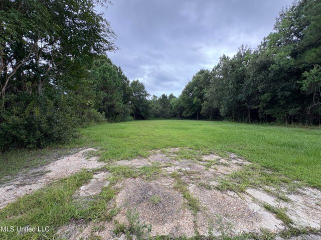 116 Hickory Street, Pass Christian, MS 39571