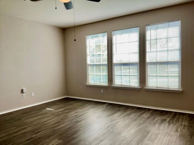 114 Danish DR, Hutto, TX 78634