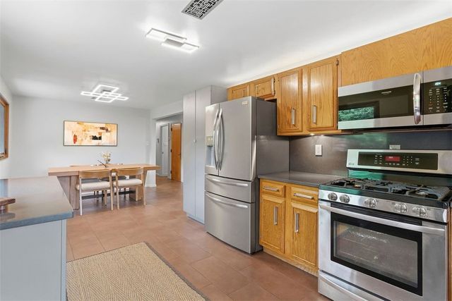 850 Bockstoce Ave, Castle Shannon, PA 15234