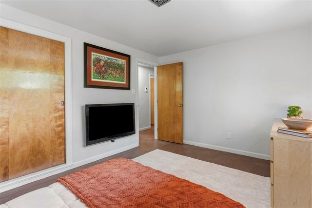850 Bockstoce Ave, Castle Shannon, PA 15234