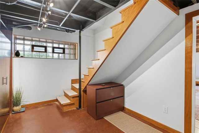 850 Bockstoce Ave, Castle Shannon, PA 15234