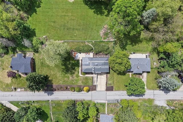 850 Bockstoce Ave, Castle Shannon, PA 15234