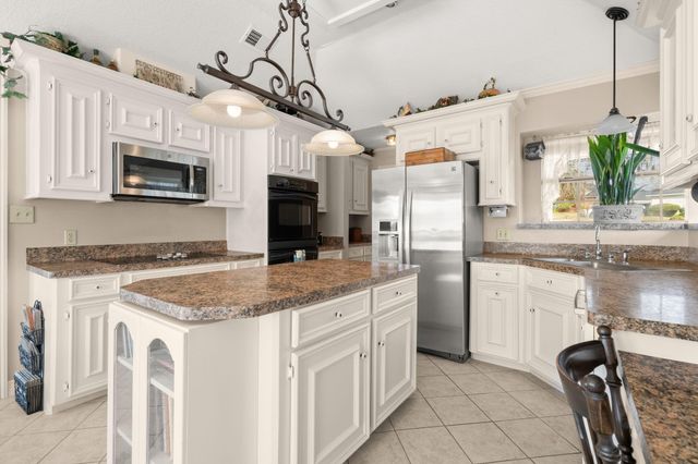 100 April Breeze Street, Conroe, TX 77356