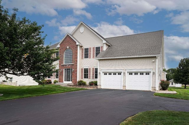 9 Shoreline Drive, Hudson, NH 03051