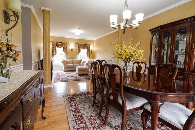 9 Shoreline Drive, Hudson, NH 03051